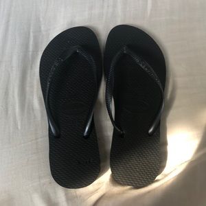 Havaianas (slim) flip flops!
